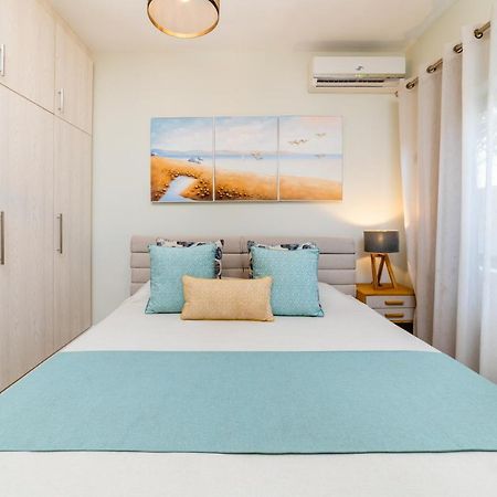 Beachcove Apt No 1 Pereybere Beach Exterior photo