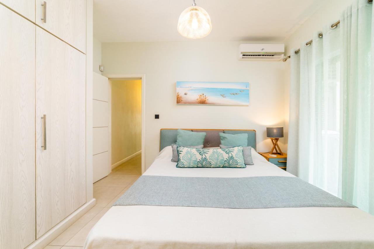 Beachcove Apt No 1 Pereybere Beach Exterior photo