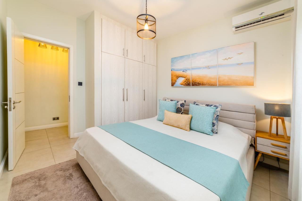 Beachcove Apt No 1 Pereybere Beach Exterior photo