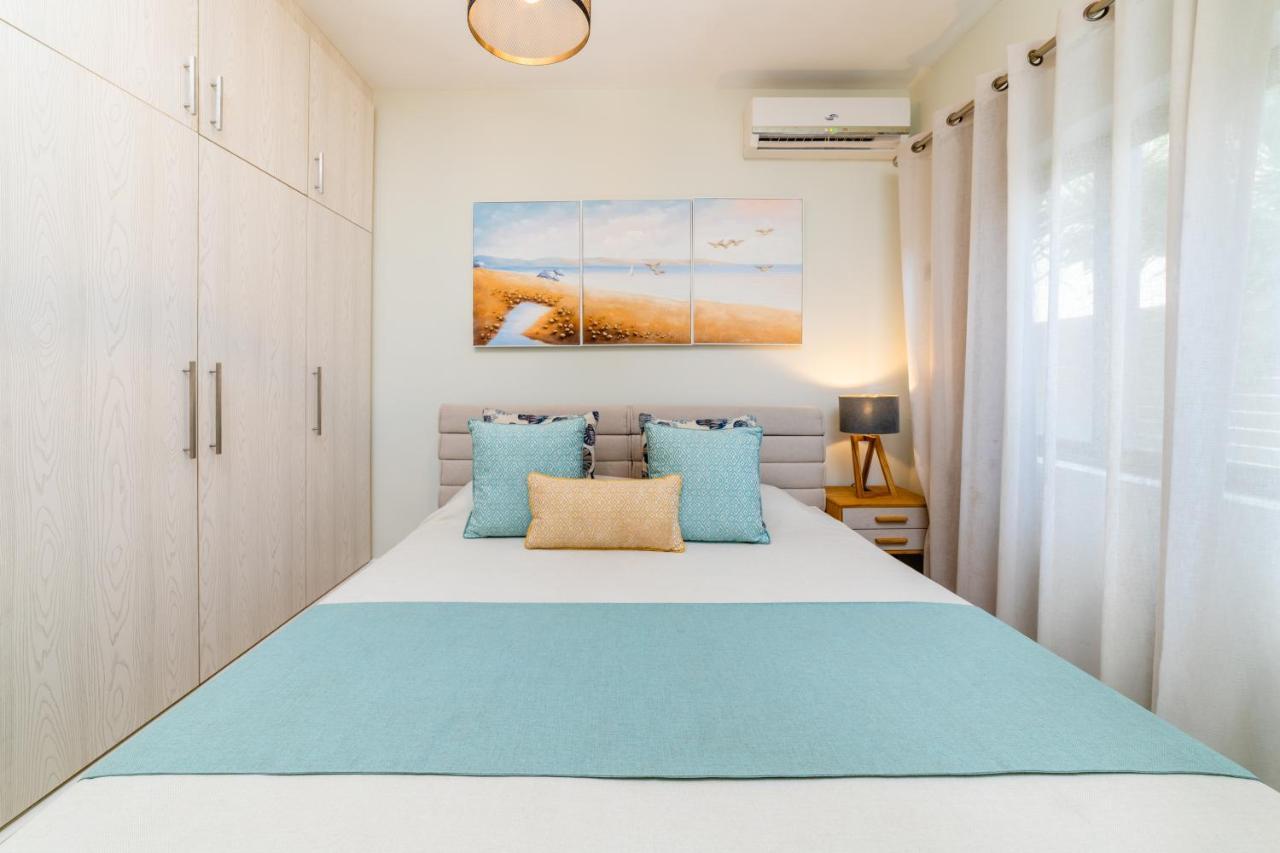 Beachcove Apt No 1 Pereybere Beach Exterior photo